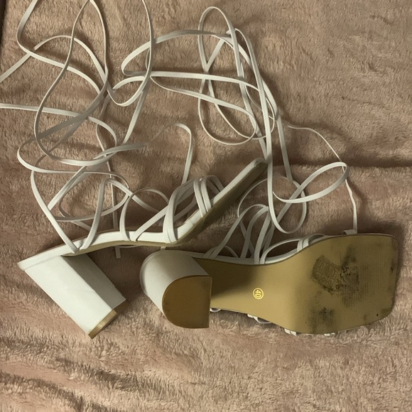 Strappy heels - Picture 3 of 4